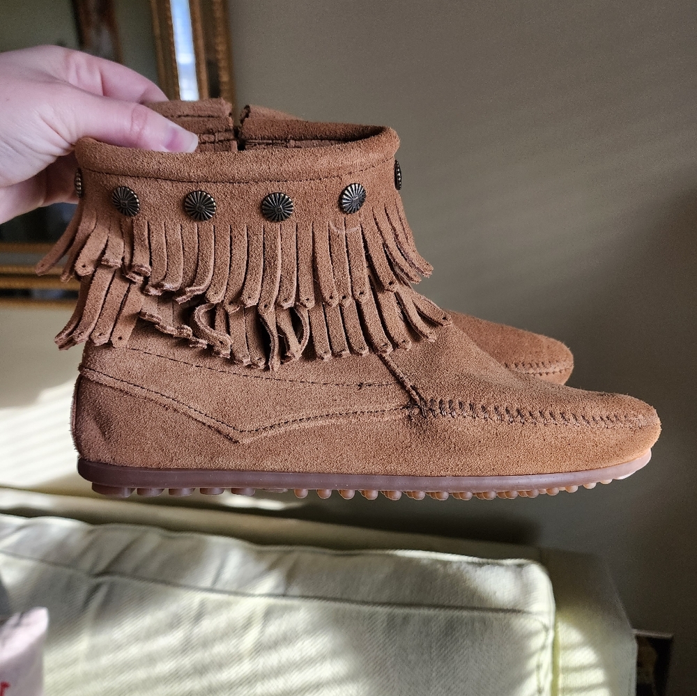 Minnetonka Double Fringe Side Zip Boot Size 8 Gre… - image 7